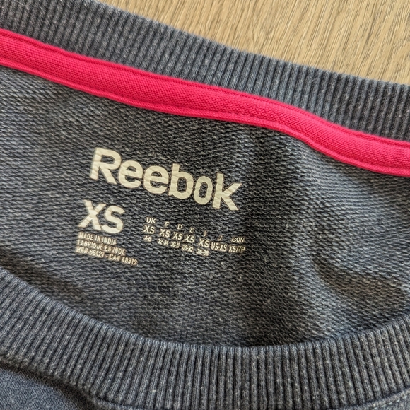 XS Reebok sweatshirt - Picture 2 of 4
